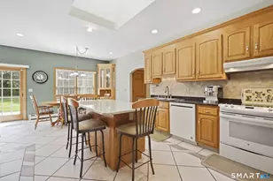 35 Gilbert Ln, South Windsor, CT 06074 - Photo 8