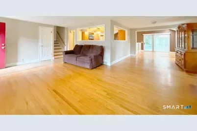 37 Peters Lane, North Haven, CT 06473 - Photo 2