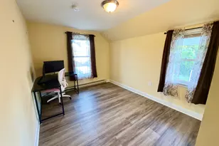 70 Broad Pl, Bristol, CT 06010 - Photo 12