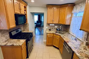 70 Broad Pl, Bristol, CT 06010 - Photo 6
