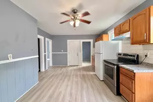 32 Grace St, New Haven, CT 06511 - Photo 2