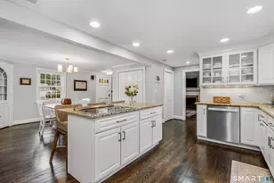 20 Walton Dr, West Hartford, CT 06107 - Photo 8