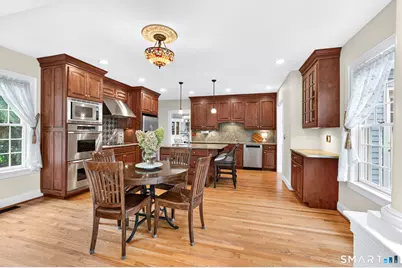 7 Avery Way, Simsbury, CT 06070 - Photo 14