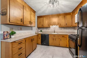 3 Barrington Dr, Wethersfield, CT 06033 - Photo 6
