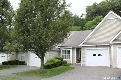 177 Julia Court #177, Newtown, CT 06482 - Photo 2