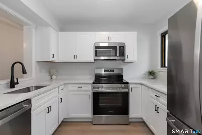 47 Woods Way #47, Woodbury, CT 06798 - Photo 2