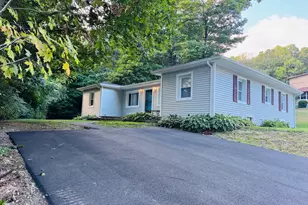 11 Ash St, Putnam, CT 06260 - Photo 4