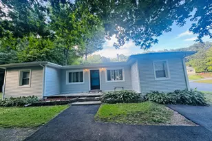 11 Ash St, Putnam, CT 06260 - Photo 6