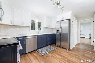 110 Richmond Ln, West Hartford, CT 06117 - Photo 6