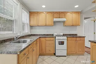 76-78 Suburban Ave, Bridgeport, CT 06604 - Photo 16