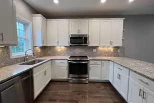 35 Ringgold St, West Hartford, CT 06119 - Photo 2