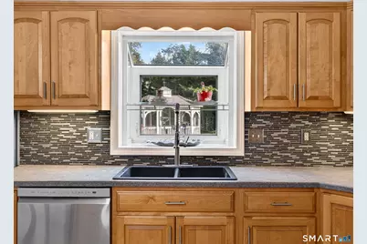 4 Pamela Way, Waterford, CT 06385 - Photo 10