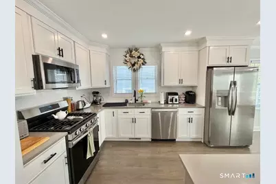 39 Edgefield Avenue, Milford, CT 06460 - Photo 6