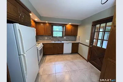 40 Wooding Street, Bristol, CT 06010 - Photo 8