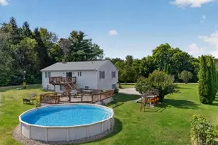 45 Wolf Den Dr, Pomfret, CT 06259 - Photo 1