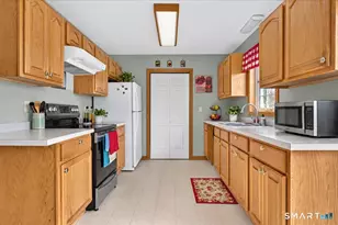 45 Wolf Den Dr, Pomfret, CT 06259 - Photo 6