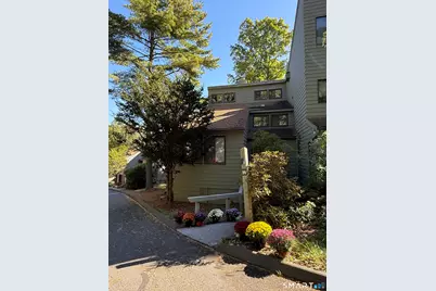 96 Woodside Circle #96, Torrington, CT 06790 - Photo 2