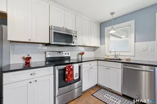 123 Country Ln, East Hartford, CT 06118 - Photo 8