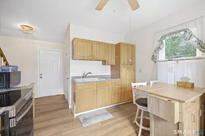 32 Jubilee Street, New Britain, CT 06051 - Photo 6