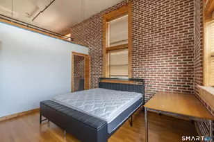 325 Myrtle Ave, Bridgeport, CT 06604 - Photo 8