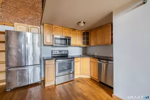 325 Myrtle Ave, Bridgeport, CT 06604 - Photo 6