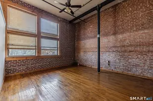325 Myrtle Ave, Bridgeport, CT 06604 - Photo 10