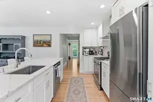 41 Canal St, Simsbury, CT 06089 - Photo 10