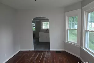 18 Huntingdon Pl, Waterbury, CT 06708 - Photo 2