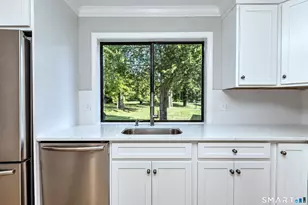 55 Blackhawk Ln, Stratford, CT 06614 - Photo 10