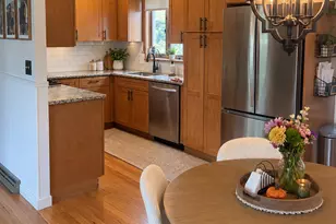 11 Laura Ln, New Haven, CT 06513 - Photo 4