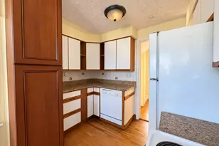 561 Savin Ave, West Haven, CT 06516 - Photo 14