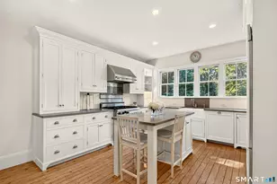 999 Bronson Rd, Fairfield, CT 06824 - Photo 8