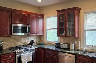 105 Beacon St, Hartford, CT 06105 - Photo 4