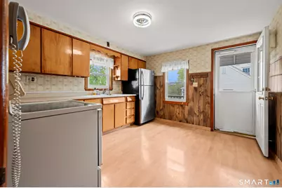 27 Baldwin Street, Meriden, CT 06451 - Photo 4