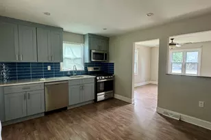 989 Pearl Harbor St, Bridgeport, CT 06610 - Photo 4