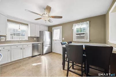 14 Gordon Avenue, Enfield, CT 06082 - Photo 16