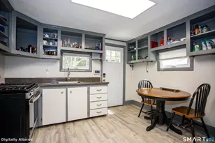 27 West St, New London, CT 06320 - Photo 8
