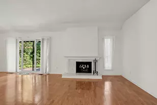 626 Heritage Vlg, Southbury, CT 06488 - Photo 4