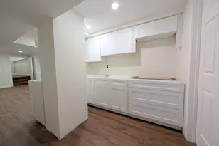 1996 Huntington Rd, Stratford, CT 06615 - Photo 10