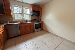 40 Travis Ave, Stamford, CT 06905 - Photo 2
