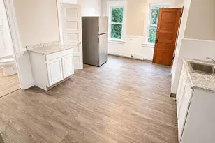 31 Wallace St, New Britain, CT 06051 - Photo 2