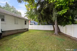 22 Brookdale Ave, Bloomfield, CT 06002 - Photo 24