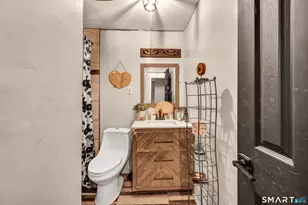 42 Amherst St, Hartford, CT 06114 - Photo 16