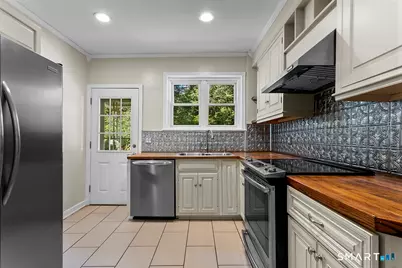 23 Frank Street, Trumbull, CT 06611 - Photo 10
