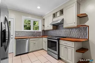 23 Frank St, Trumbull, CT 06611 - Photo 12