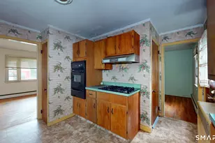 35 Sunset St, New London, CT 06320 - Photo 4