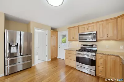 64 Hawthorne Street, West Haven, CT 06516 - Photo 14