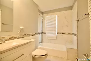 807 Brewster St, Bridgeport, CT 06605 - Photo 6