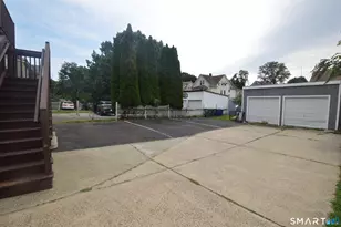 807 Brewster St, Bridgeport, CT 06605 - Photo 10