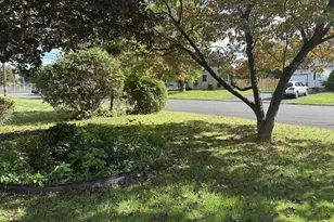 16 Bernside Dr, Bristol, CT 06010 - Photo 24